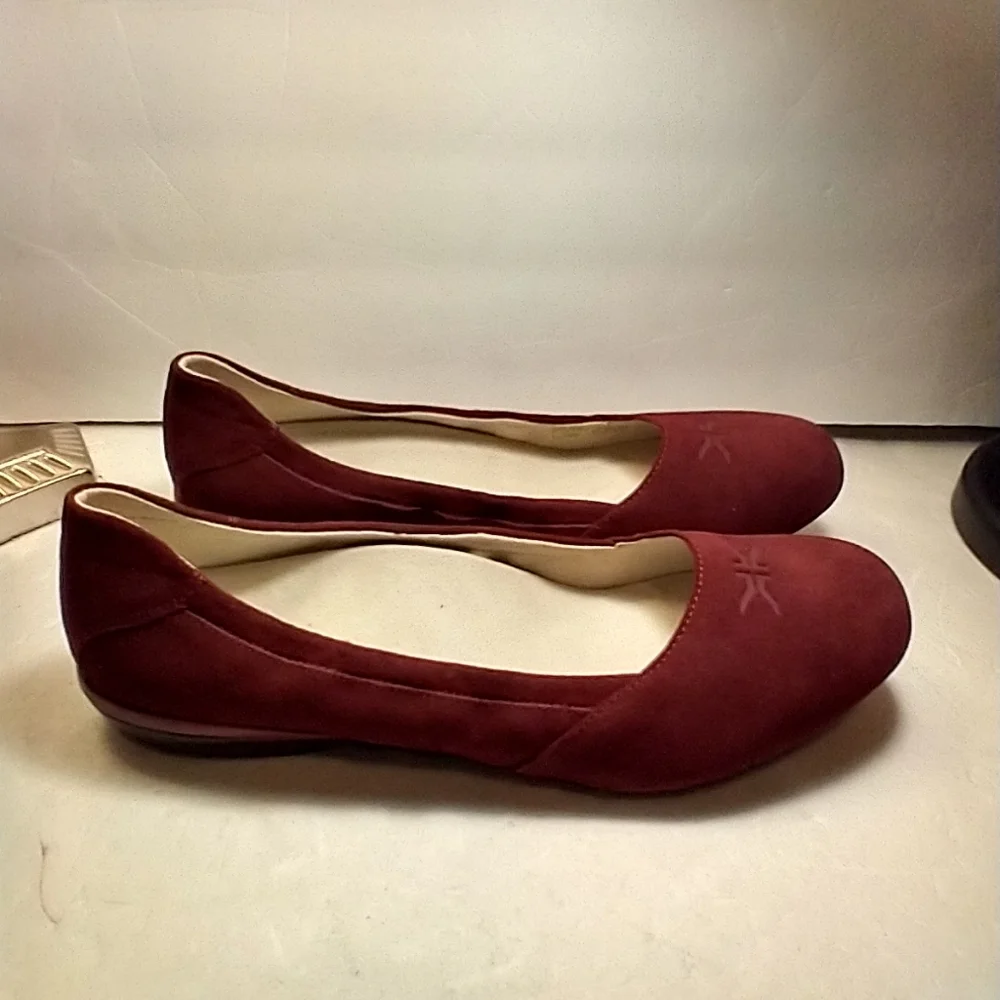 Kuru Vienna Suede Leather Slip-On Cushioned Ballet Flats Women's sz 11.